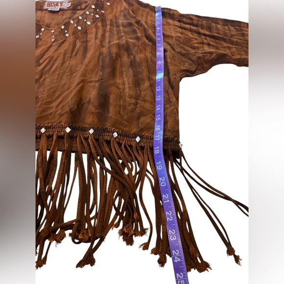 Vintage 80s Risky Western Fringe Top Boho Brown Suede Look Studded V-Neck Shirt - Picture 10 of 14